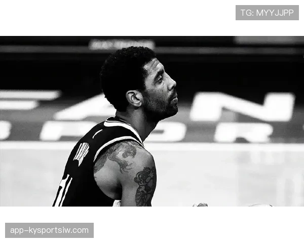 伊布拉希莫维奇刚发的家照，屋里每件东西都在羞辱我的消费观