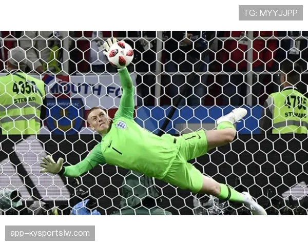 假摔判罚判定要点：裁判认定标准与黄牌处罚依据