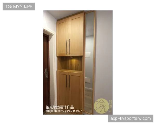 刷到邢傲伟家短视频，客厅那排鞋柜比我两年薪水还贵，瞬间怀疑人生