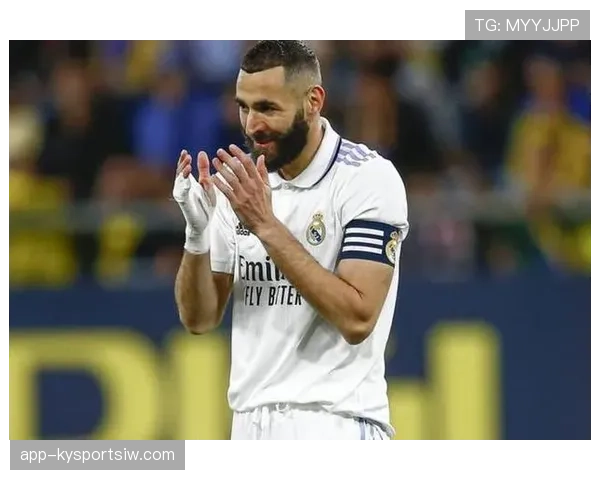 本泽马高位跑动撕破防线的能力为何比哈兰德更具进攻威胁